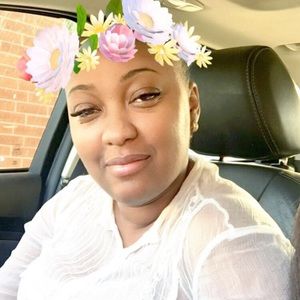 Meet your Posher, Thalia